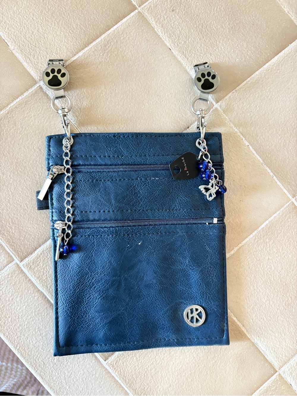 Clip on hip pouch